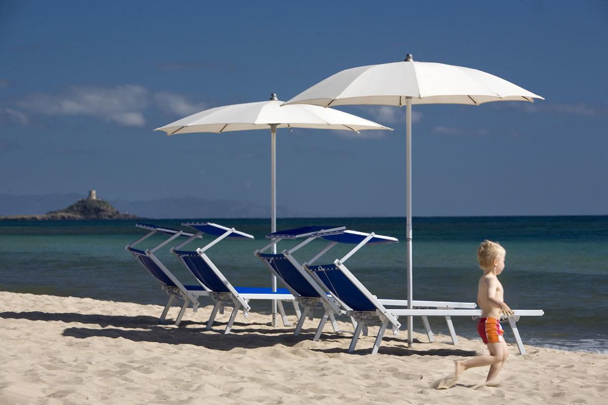 Ideen und Angebote für ein langes Wochenende am 2. Juni 2021 am Meer und mit Kindern auf Sardinien. Hotel Flamingo